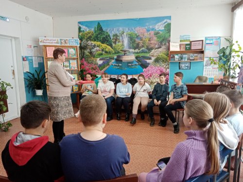 В библиотеках Дивеевского муниципального округа прошли мероприятия, посвященные Всемирному дню поэзии.
