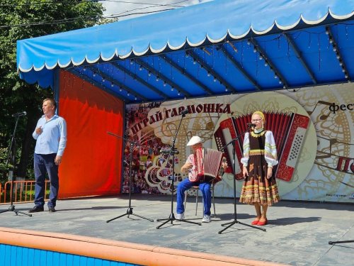 Творческая семья Рябовых на фестивале русской гармошки